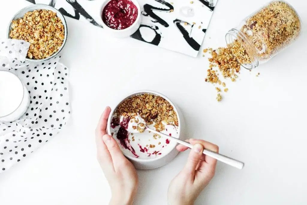 How to Use Oat Milk to Make Delicious and Healthy Breakfast Bowl