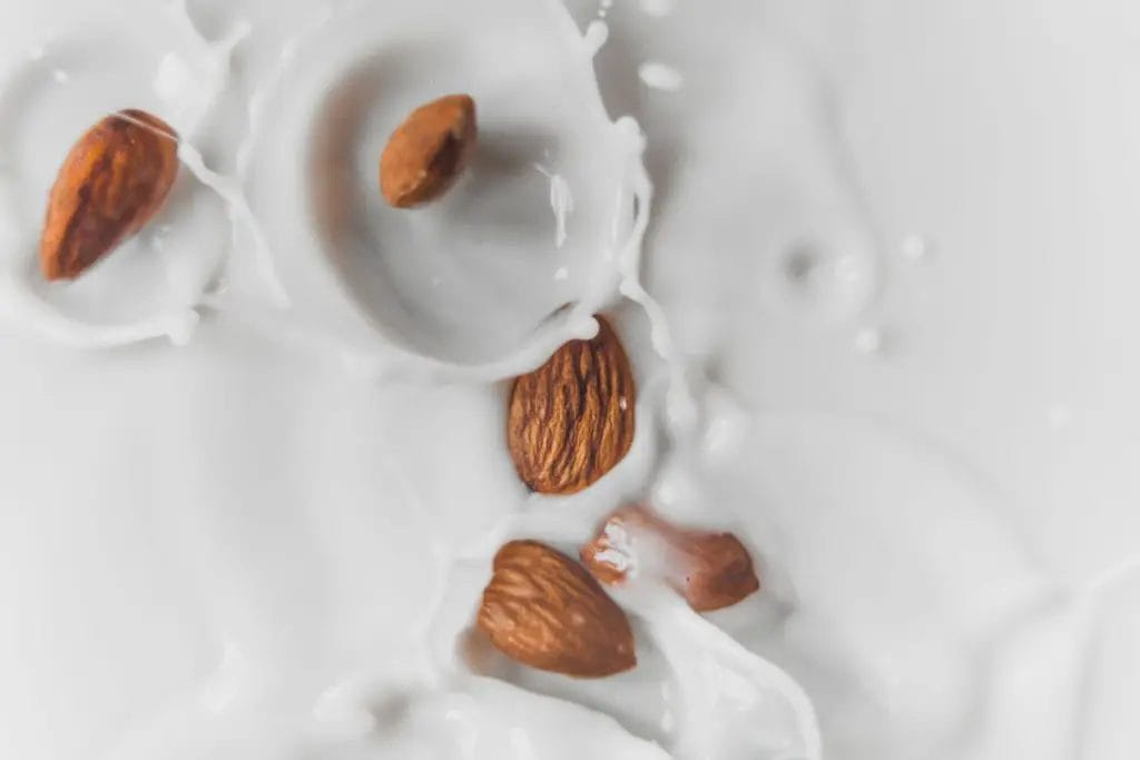 What are the benefits of Almond Milk?