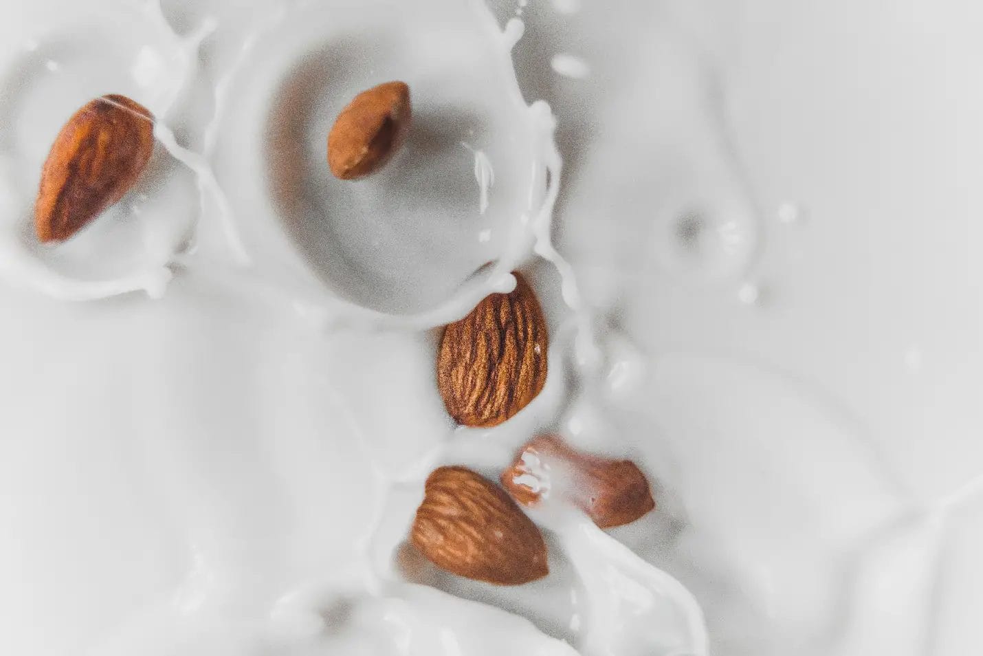 How to prepare fresh almond milk?