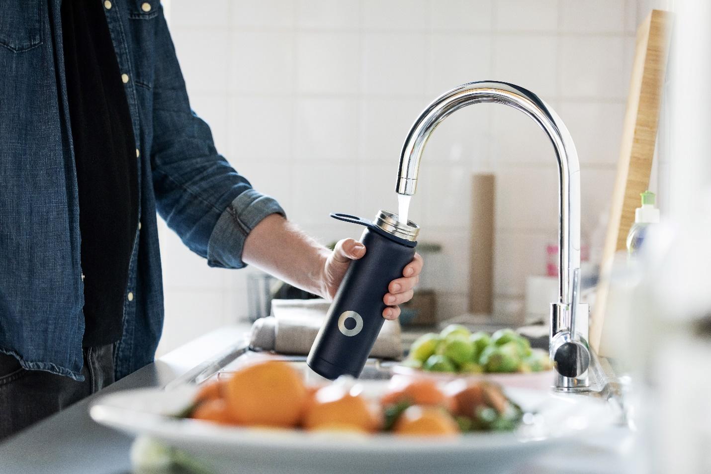 Touchless kitchen faucets
